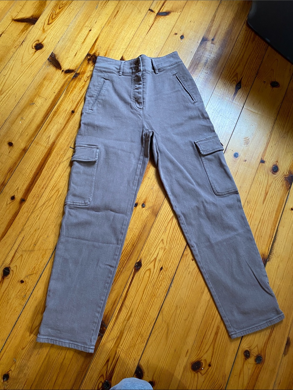 Wilfred free Cargo Pants in Taupe - Casual Utility Style